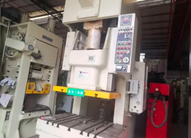 小型精密高速氣動(dòng)沖床